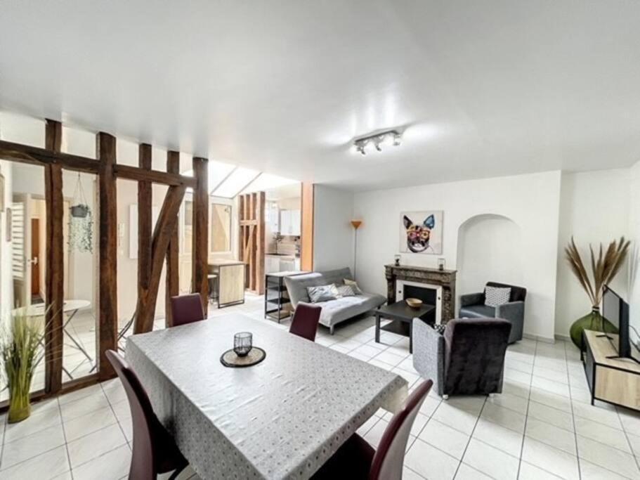 Appartement Au Coeur De Troyes Buitenkant foto